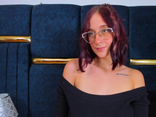 LauraCutee - Live sex cam - 22513097