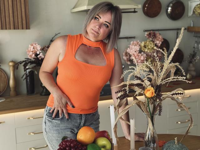 SnezhanaRells - Live porn &amp; sex cam - 22535741