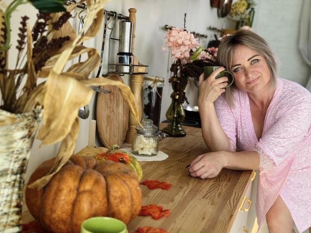 SnezhanaRells - Live porn &amp; sex cam - 22535917