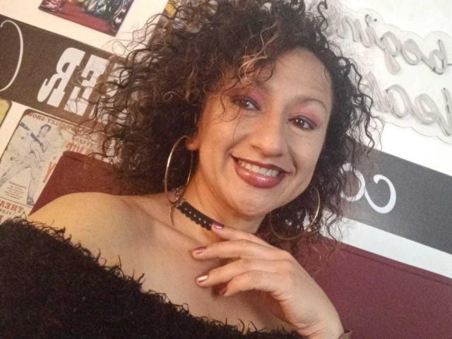 MissGreenn - Live porn &amp; sex cam - 22537829