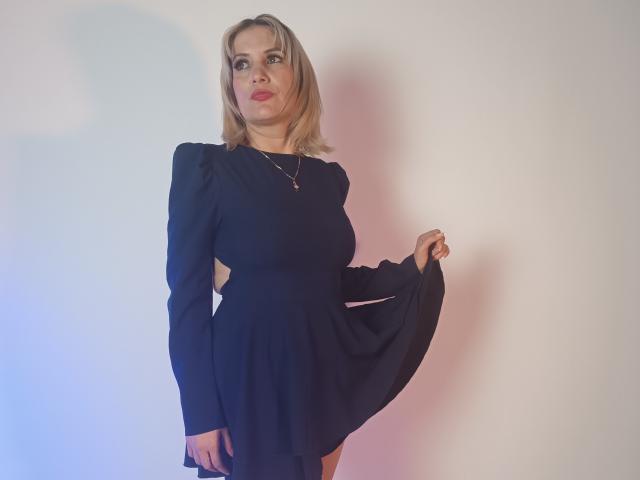 GiuliaAddams - Live porn &amp; sex cam - 22540613