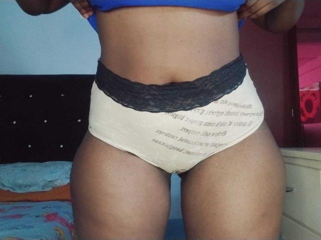 EmiraHot - Live sex cam - 22544641