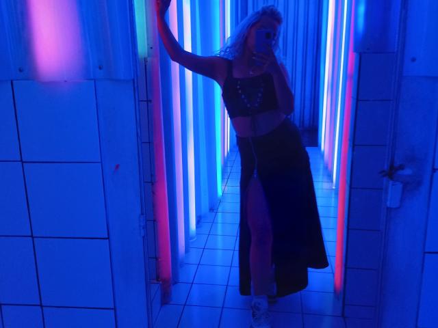 FloraSaenz - Live porn &amp; sex cam - 22548673