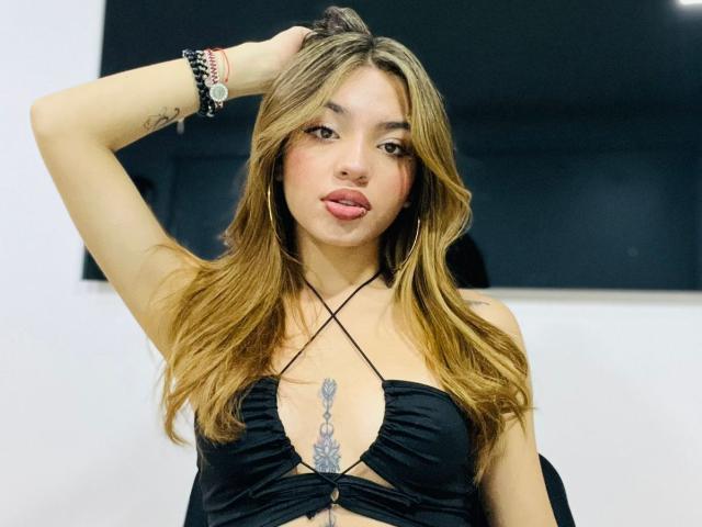 IvyCoxGlad - פורנו בשידור חי ומצלמת סקס - 22550077