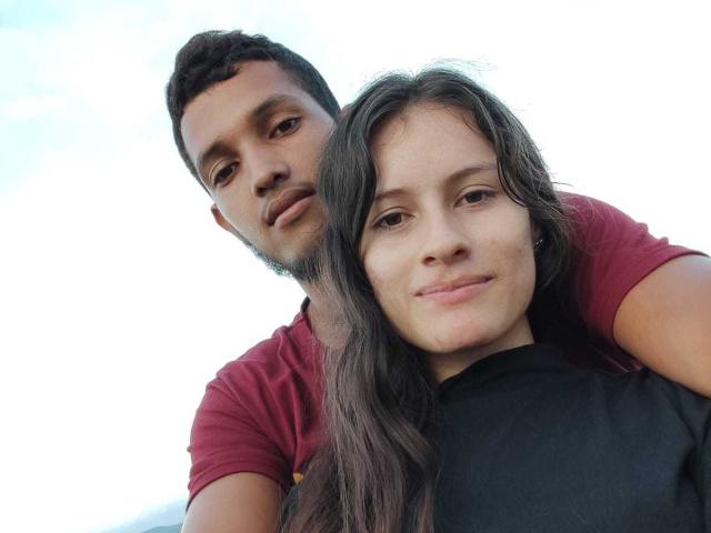 EmilyAndMaximo - Live porn &amp; sex cam - 22552045
