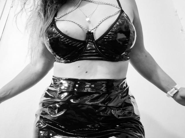 JuliaFrancaise - 라이브 포르노 &amp; 섹스 캠 - 22554597