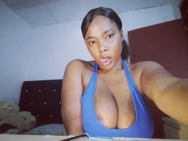 EmiraHot - сексуальная веб-камера в реальном времени - 22558209