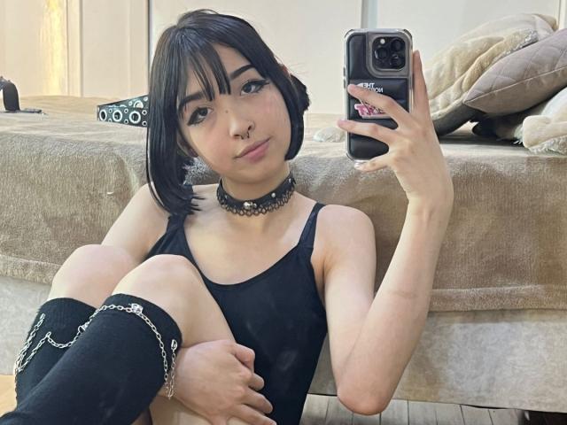VickMoon - Live porn &amp; sex cam - 22558573