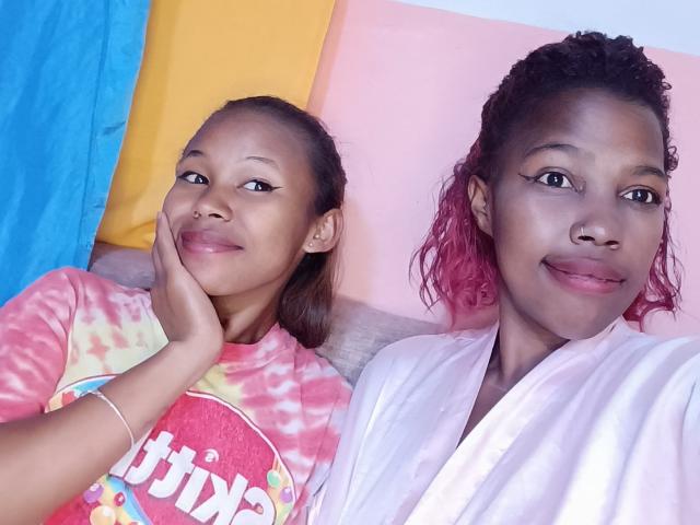 TwoHotXoxo - Live porn &amp; sex cam - 22558921