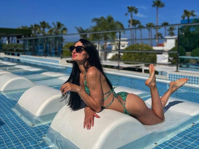 TinaReyes - Live porn &amp; sex cam - 22560577