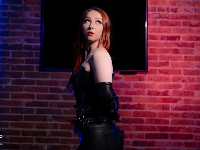 LauraDante - Live porn &amp; sex cam - 22561377