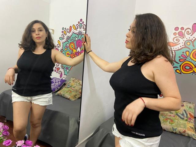 ReyPamela - Live porn &amp; sex cam - 22571017