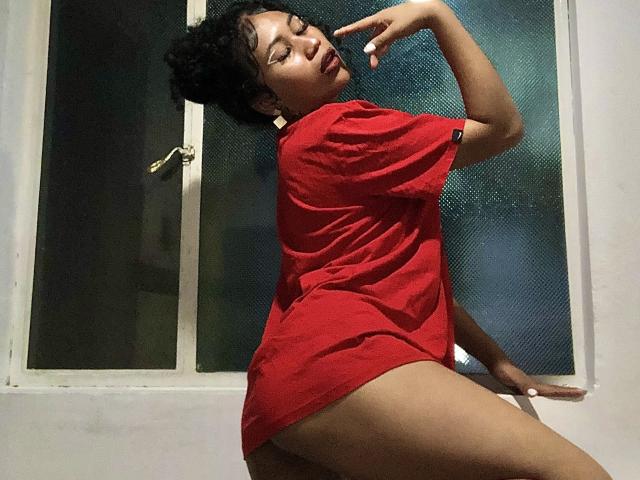 SophieSonyas - Live porn &amp; sex cam - 22574781