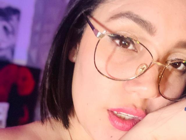 CarolineMullerr - Live porn &amp; sex cam - 22577953