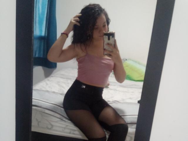 EmmaCowperr - פורנו בשידור חי ומצלמת סקס - 22579389