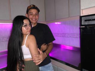 SaraAndMoreno - Live porn &amp; sex cam - 22583749