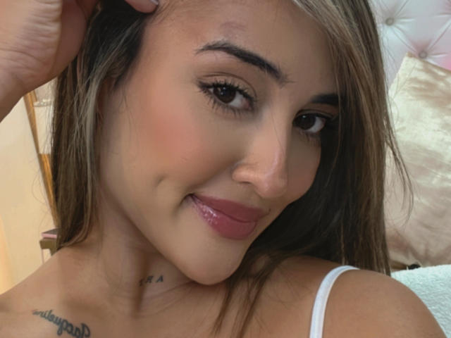 MaeCollins - Live porn &amp; sex cam - 22588337