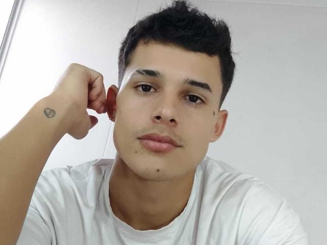 FreddyRomans - Live porn &amp; sex cam - 22594397