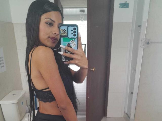 AmmyClaire - Live porn &amp; sex cam - 22597449