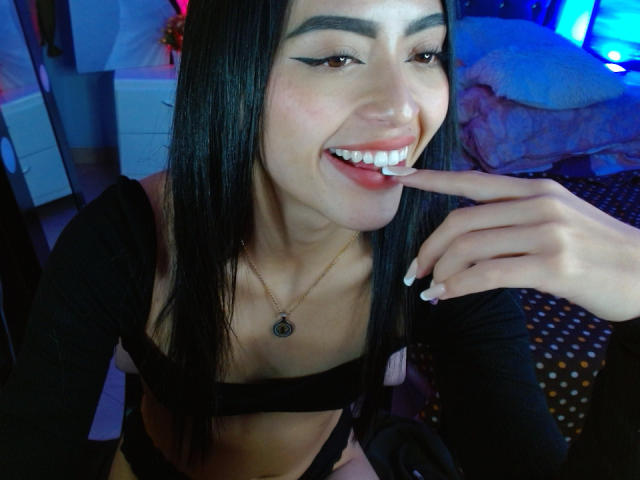 AntonellaLayton - Porno na żywo i seks kamera - 22598281