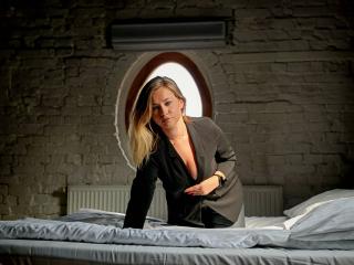 holly-desire - Live porn &amp; sex cam - 22600797