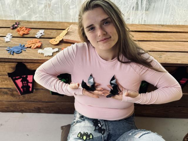 CarolineHott69 - Live sex cam - 22607757