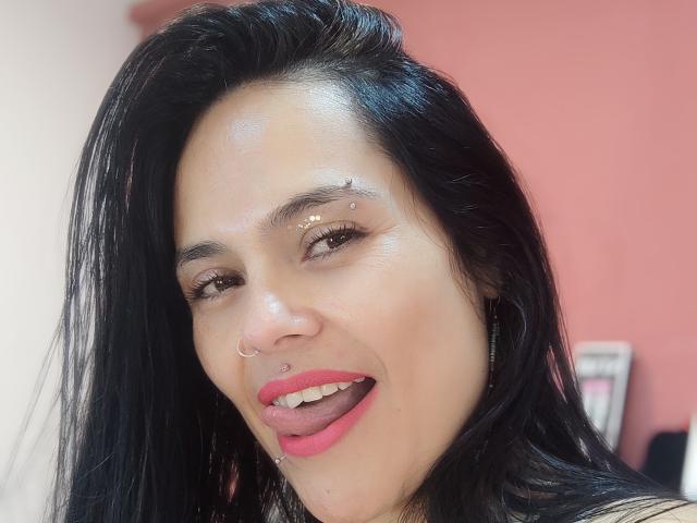 CharlotteCrofort - Live porn &amp; sex cam - 22607869