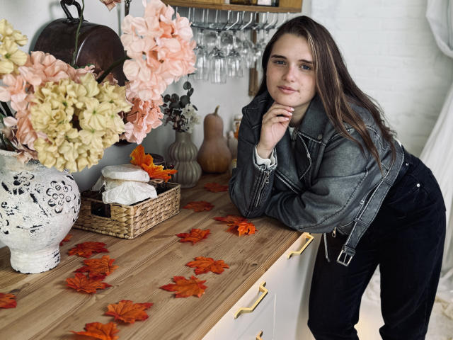 CarolineHott69 - Live porn &amp; sex cam - 22609681