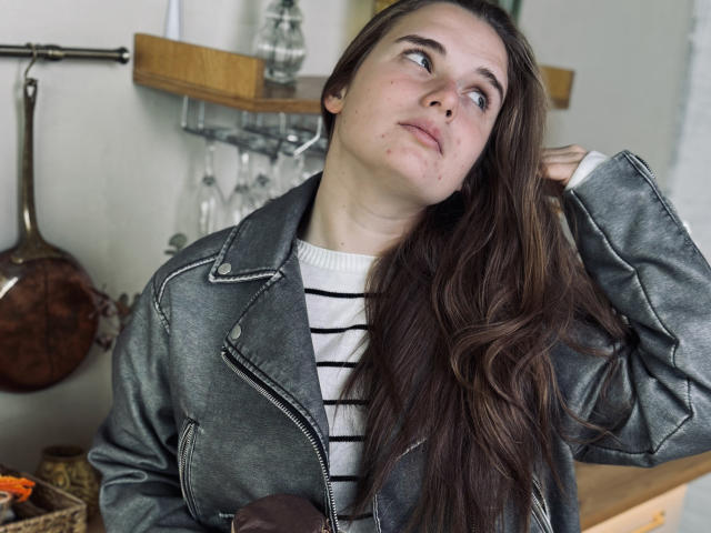 CarolineHott69 - Live sex cam - 22609813