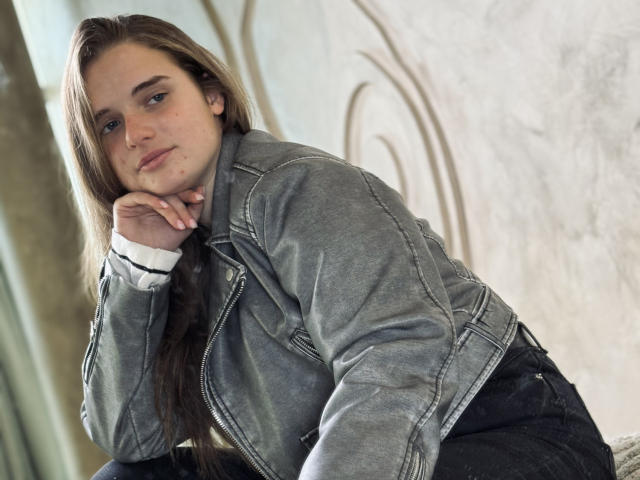 CarolineHott69 - Live porn &amp; sex cam - 22609929