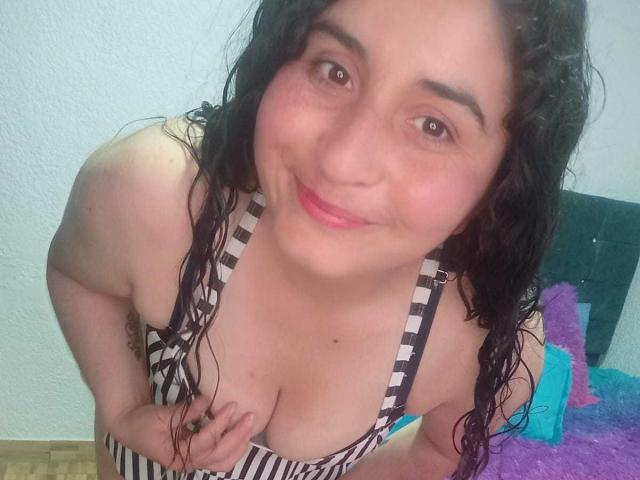 DaiaraSquirt - Camera khiêu dâm &amp; quyến rũ trực tiếp - 22610945