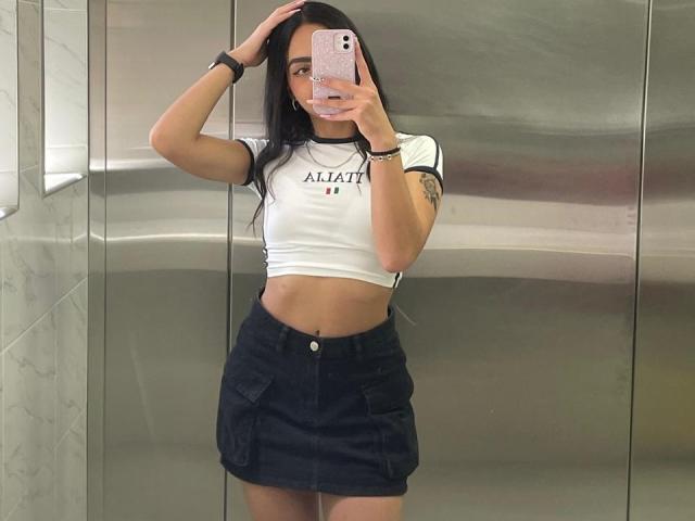 AntonellaLayton - Live porn &amp; sex cam - 22619125