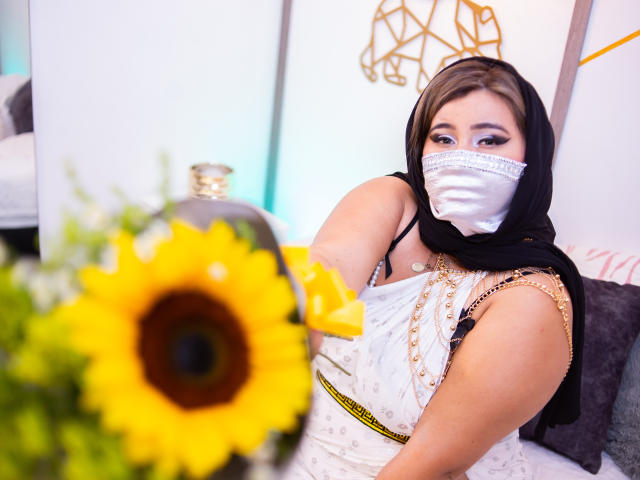 SalmaAzaman - Live porn &amp; sex cam - 22624481