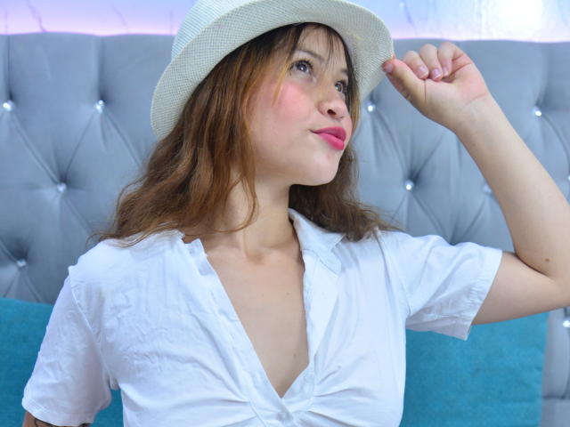 ValeryHoldam - Live porn &amp; sex cam - 22627677