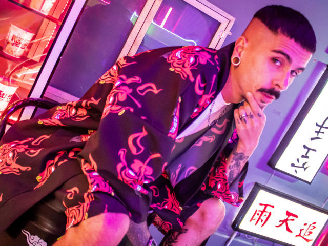 AaronBigDickX - Live porn &amp; sex cam - 22629205