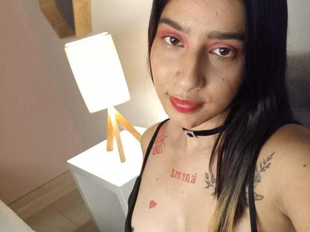 ErikaSweetX - сексуальная веб-камера в реальном времени - 22630681