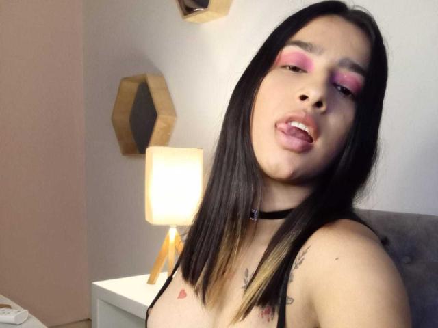ErikaSweetX - сексуальная веб-камера в реальном времени - 22630689