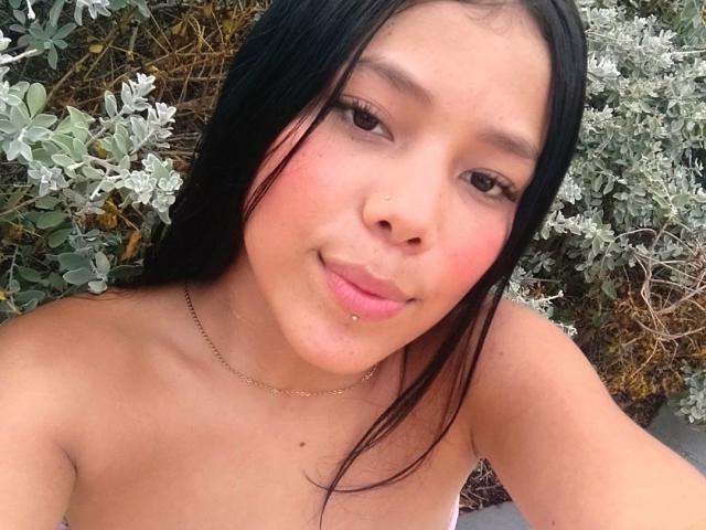 SalmaVitori - פורנו בשידור חי ומצלמת סקס - 22650285