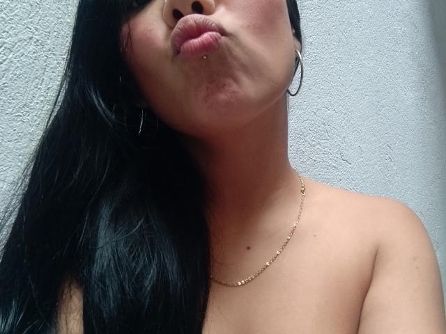 SalmaVitori - Live porn &amp; sex cam - 22652689