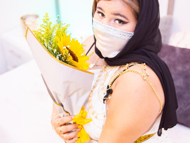 SalmaAzaman - פורנו בשידור חי ומצלמת סקס - 22660125