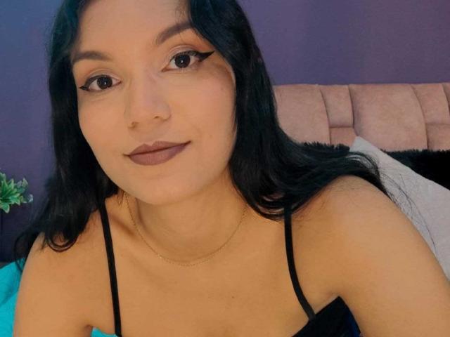 AriaLeenn - Élő pornó és szexkamera - 22665525