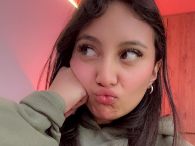 DianaFernandezz - Live Sex Cam - 22674641