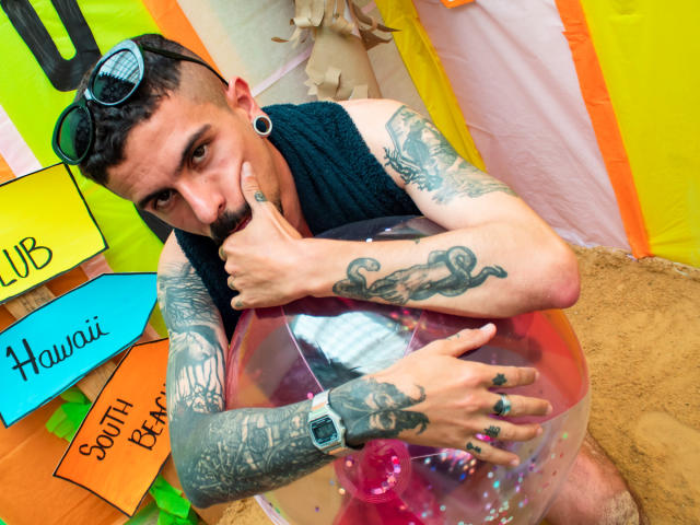 AaronBigDickX - Live porn &amp; sex cam - 22677129