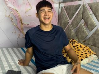 BryanTwinky - Live porn &amp; sex cam - 22683065