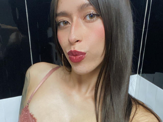 BelleWhatson - Live porn &amp; sex cam - 22694825