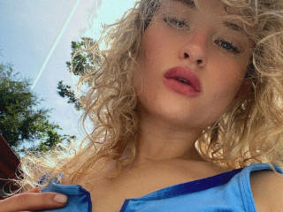 Miley-Summer-hot - Live porn &amp; sex cam - 22703057