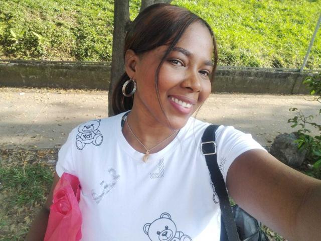 EmiraHot - Live sex cam - 22706189