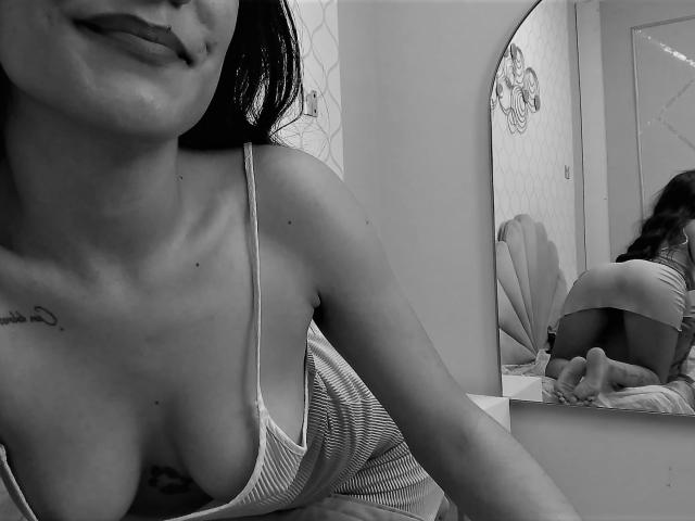 ElyWhitee - Live porn &amp; sex cam - 22707821