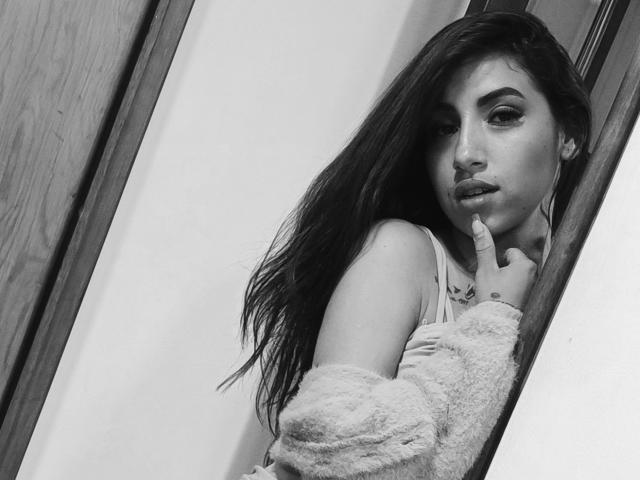 PaulettSmith - Live sex cam - 22711045