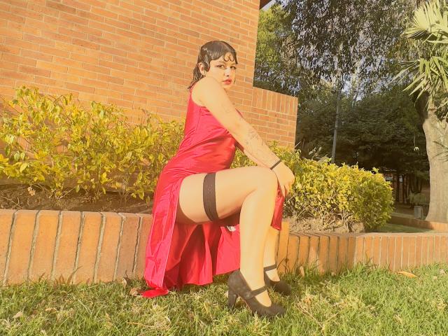 LaraAhB - Live porn &amp; sex cam - 22711097